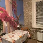 139а проспект добровольского уютная трех комнатная в одессе Apartman