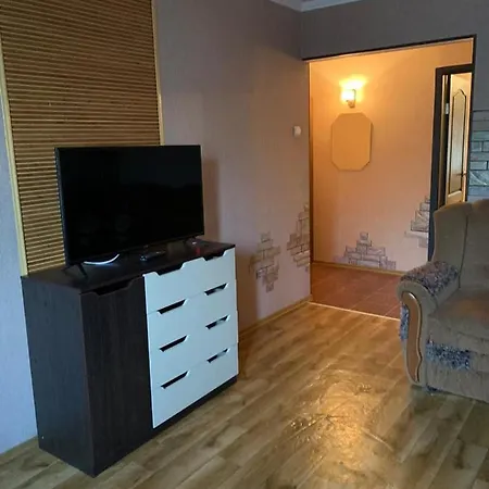139а проспект добровольского уютная трех комнатная в одессе Apartment